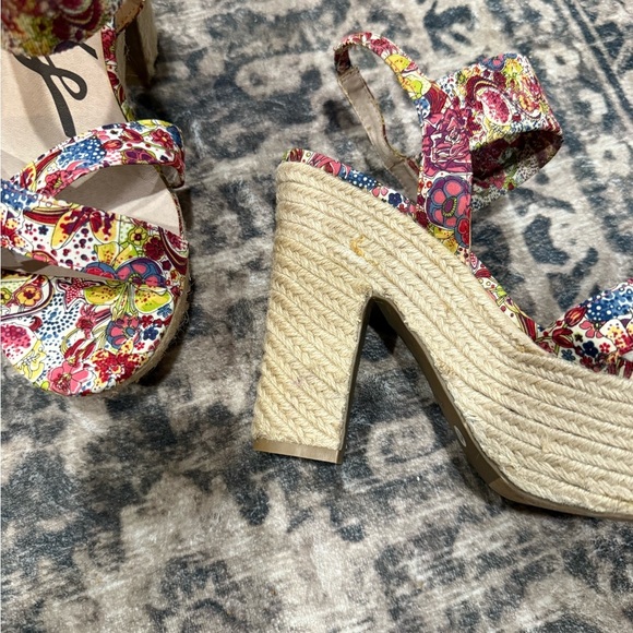 Rebels Red and Pink platform Sandals with Floral Design size 11 - Picture 4 of 7